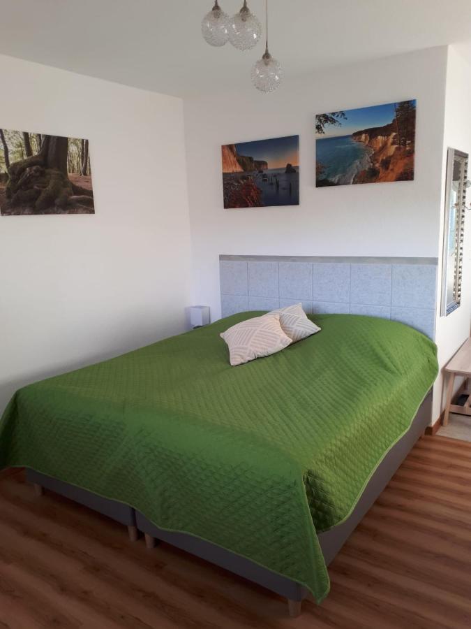 Ferienwohnungen Ruegen-Glueck Lohme Extérieur photo